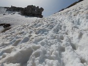 24 Faticosa la ripida salita seguendo la traccia con continui affondi 